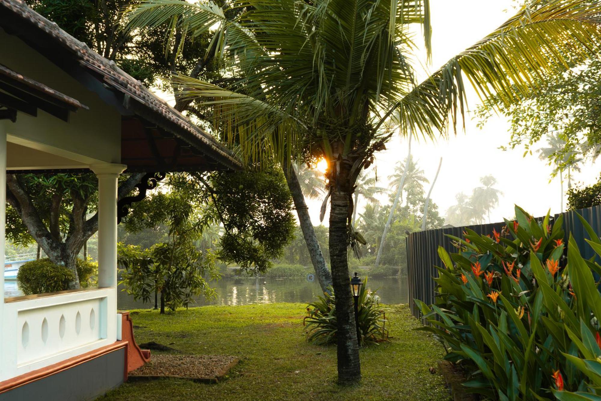 Palmgrove Lake Resort Alappuzha Luaran gambar