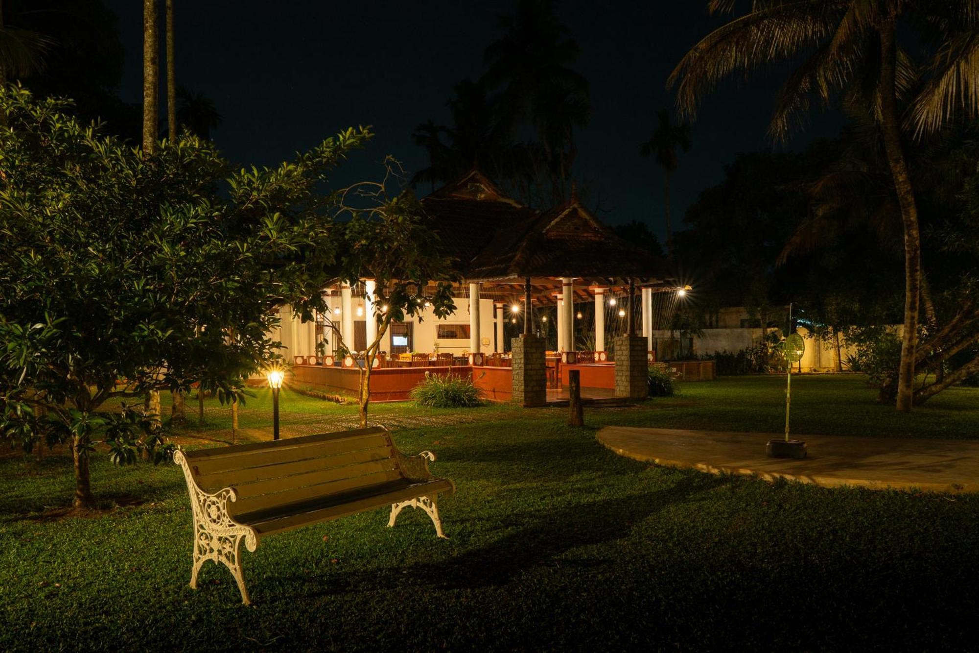 Palmgrove Lake Resort Alappuzha Luaran gambar