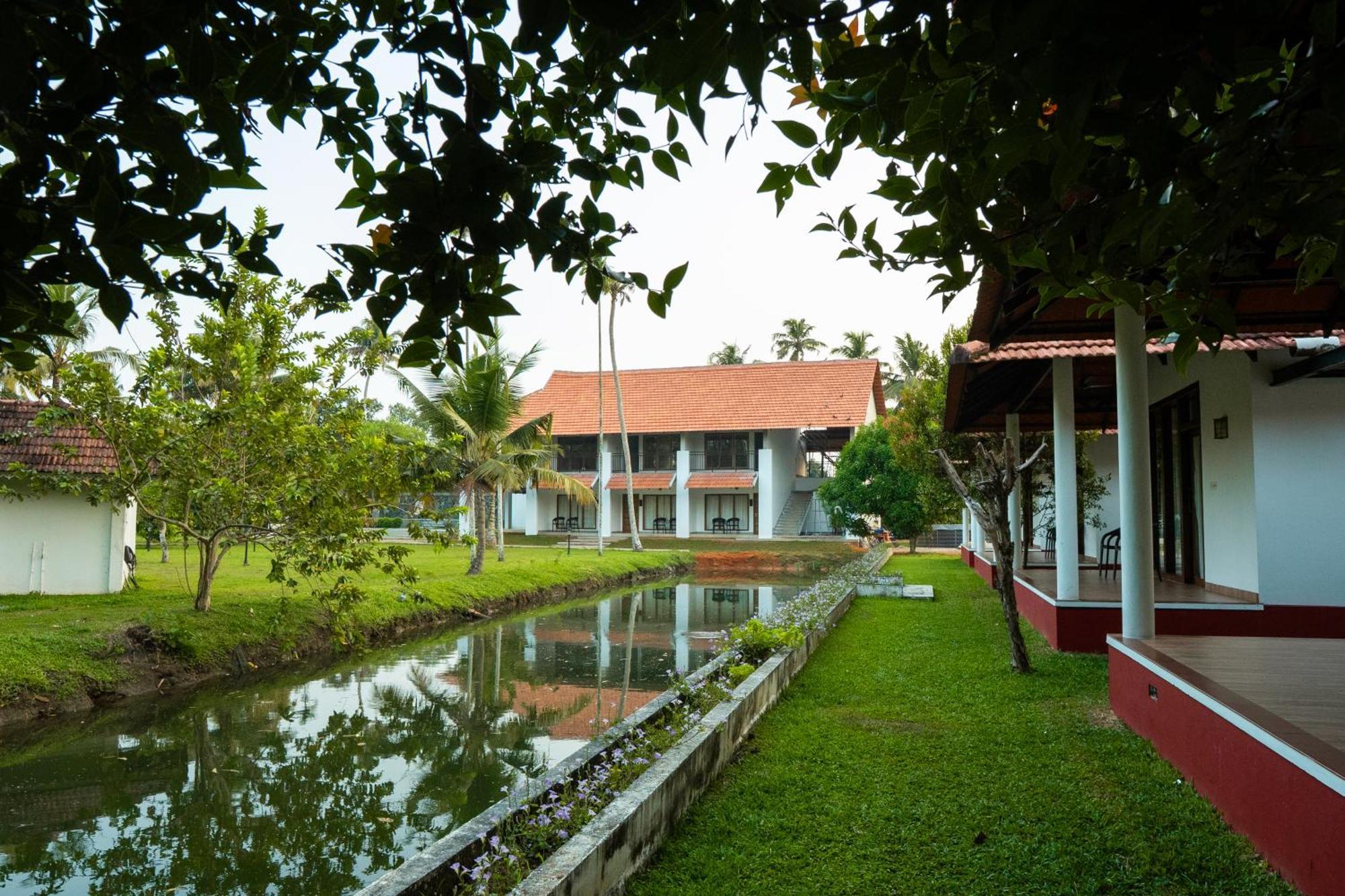 Palmgrove Lake Resort Alappuzha Luaran gambar