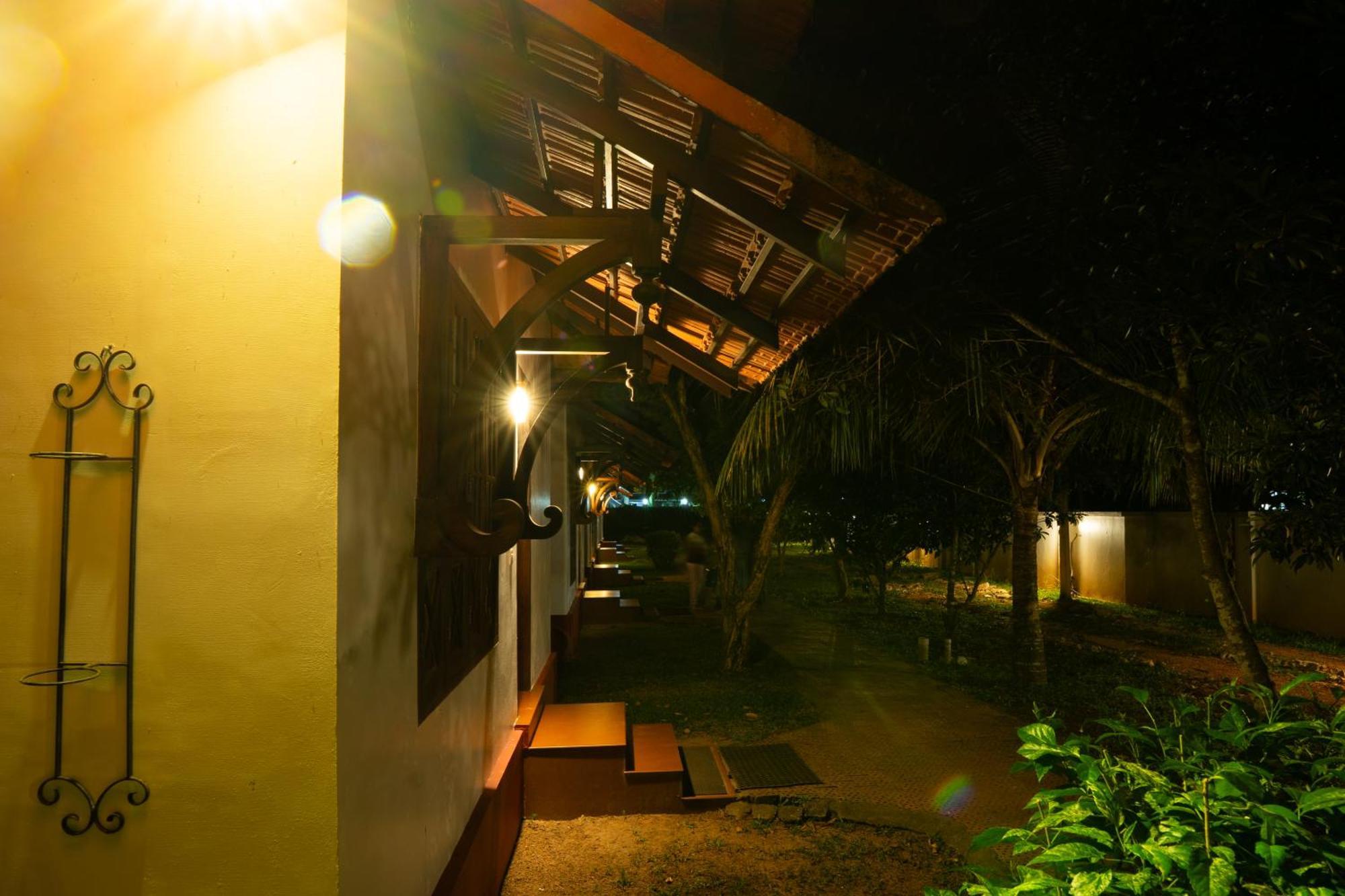 Palmgrove Lake Resort Alappuzha Luaran gambar