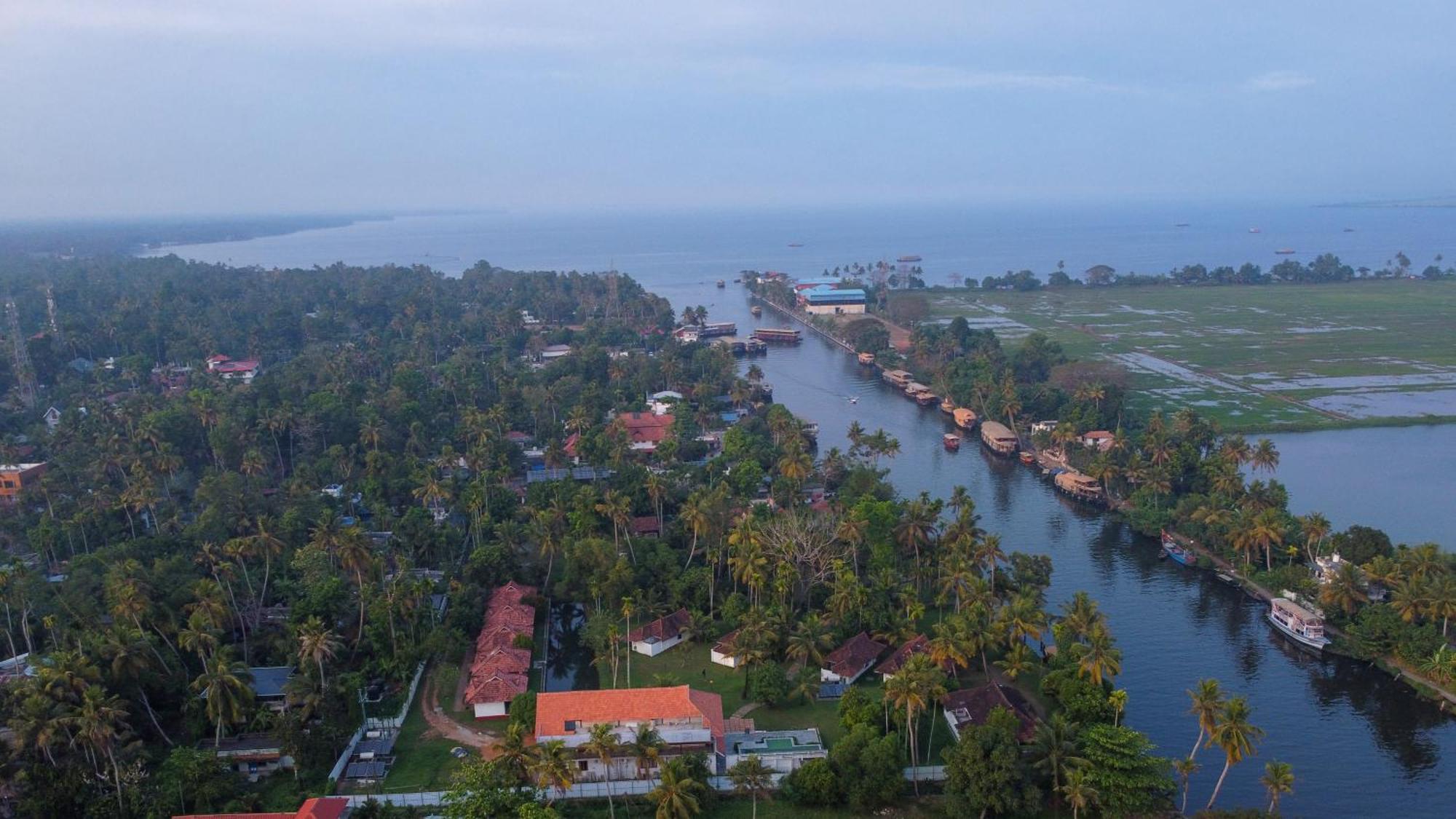 Palmgrove Lake Resort Alappuzha Luaran gambar