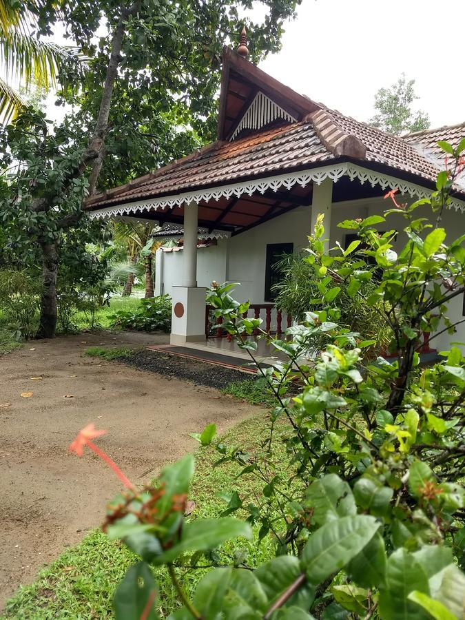 Palmgrove Lake Resort Alappuzha Luaran gambar